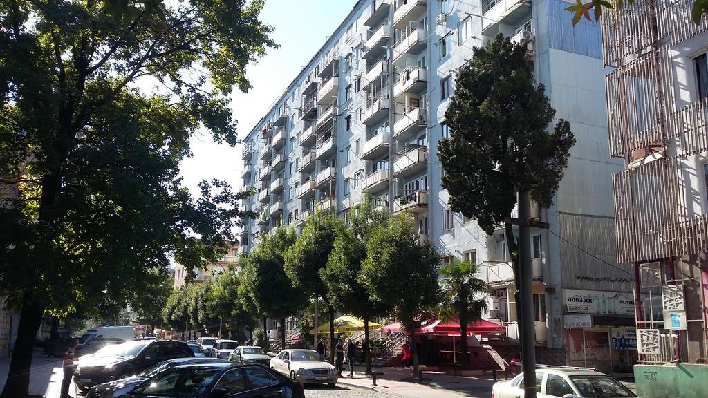 Lika'S Apartment Batumi Exterior photo